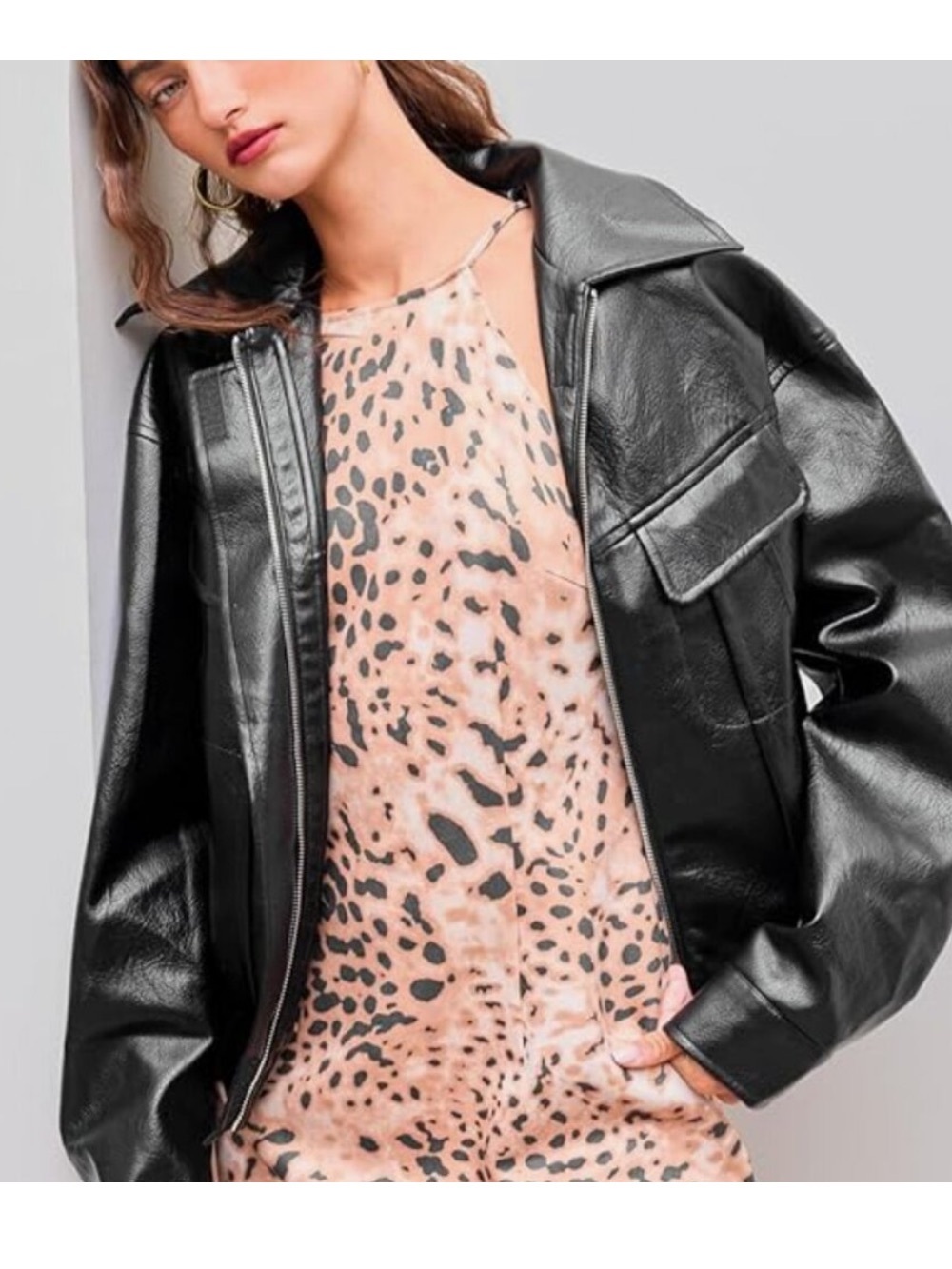 NWT CIDER Vegan Faux
Leather Collar Pocket Bomber
Jacket Sz small